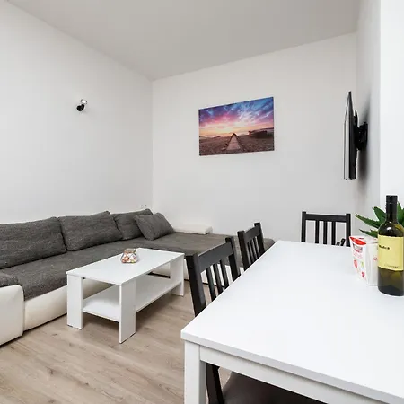 Cozy In With Kitchen Apartament *