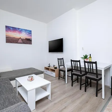 Cozy In With Kitchen * Pula