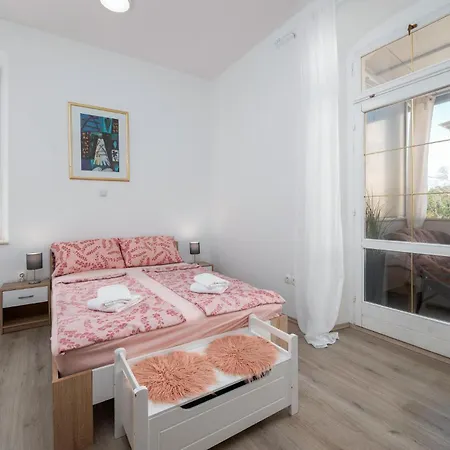 Apartman Cozy In With Kitchen