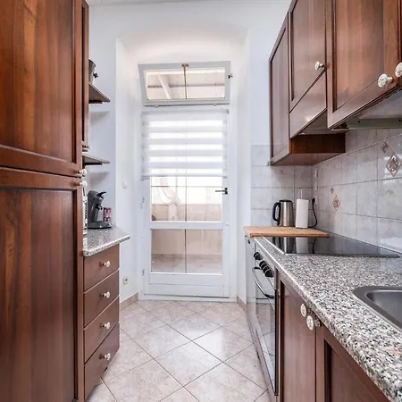 Apartman Cozy In With Kitchen Póla
